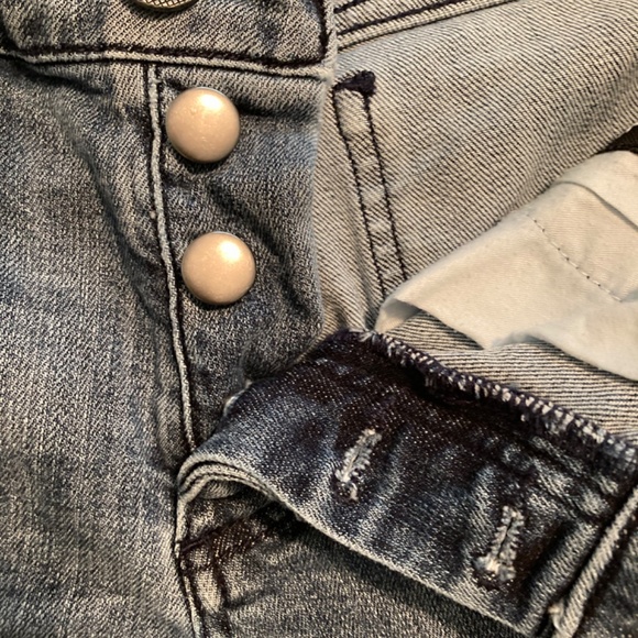 Kut from the Kloth Denim shorts Size 4 - Picture 4 of 4